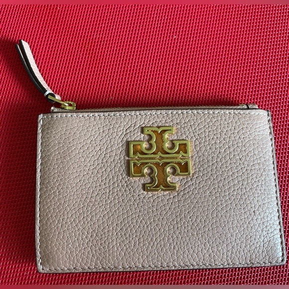 Authentic Tory Burch Wallet with Zipper and 5 card slots - Pink with Gold T - Picture 1 of 7